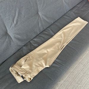 American Eagle Skinny Pant, women’s size 6, desert sand color (light khaki)